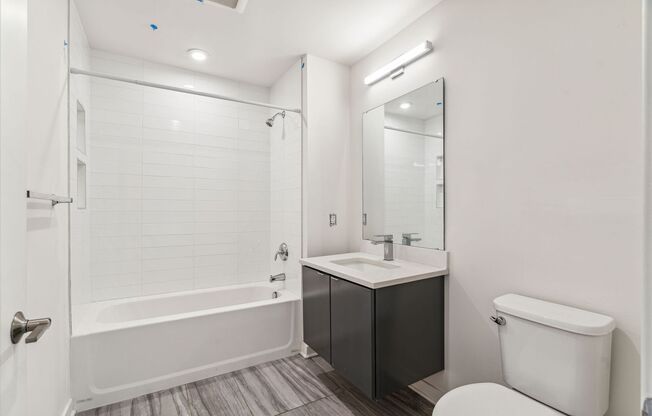 2 beds, 2 baths, 915 sqft, $2,300, Unit 416