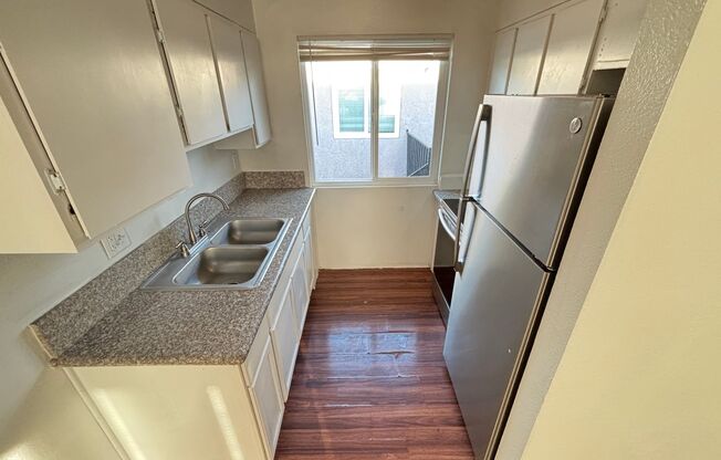 225 E Foster Ave. Unit 8