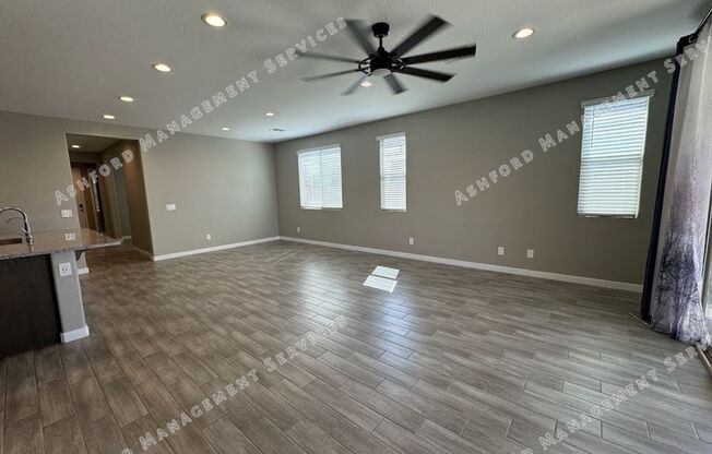 ***MOVE IN SPECIAL***Available for Immediate Move-In! Spacious 3-Bedroom + Den with Extra-Large Closet – Goodyear Gem!