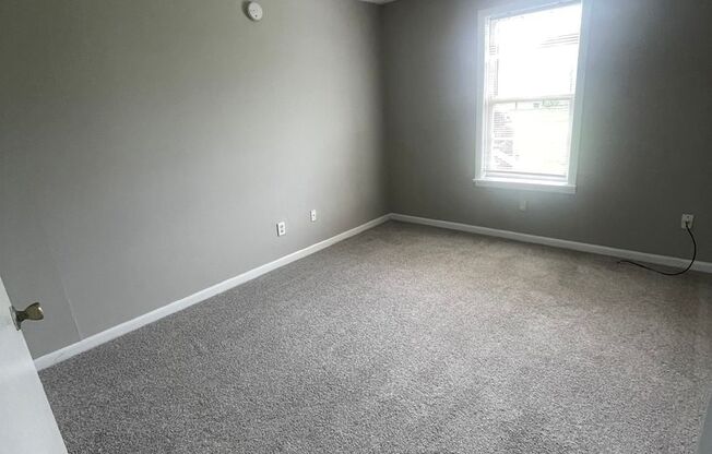 2 beds, 1 bath, $850, Unit 1603 Glenn St #1