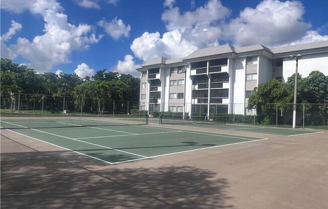 701 N PINE ISLAND RD APT 303 PLANTATION, FL 33324