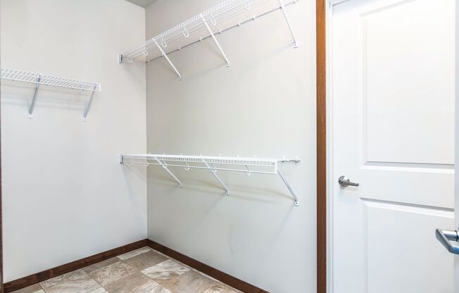 1 bed, 1 bath, 782 sqft, $1,150, Unit B214