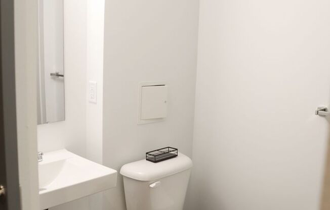 Studio, 1 bath, 265 sqft, $1,345, Unit Z-240 Furnished