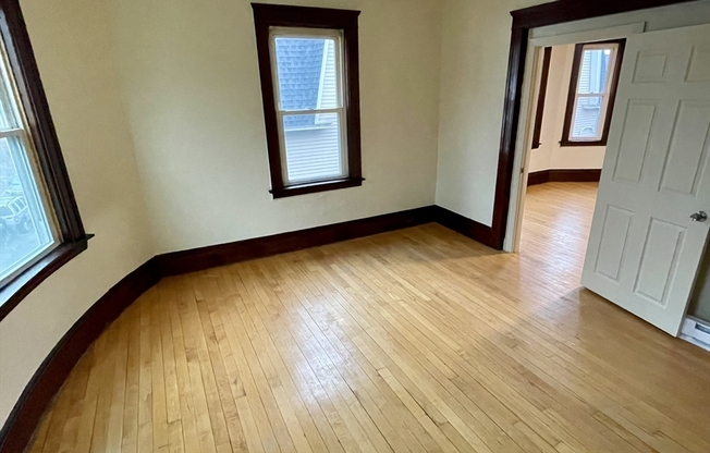 10 AGAWAM ST
