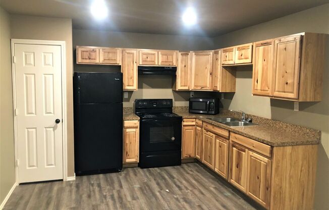 3 beds, 1 bath, 900 sqft, $775, Unit A