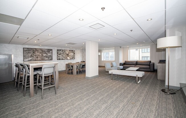 2 beds, 2 baths, 1,014 sqft, $4,100, Unit 1521