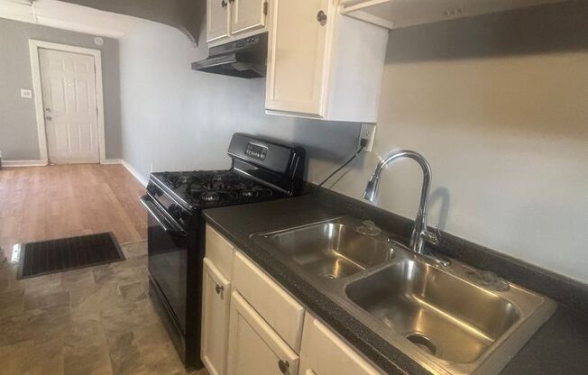 Charming 2BR House in Baltimore, MD 21226