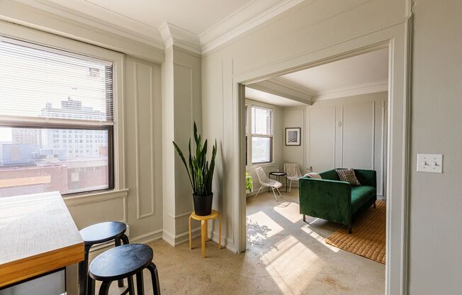 1 bed, 1 bath, 708 sqft, $1,269, Unit 812