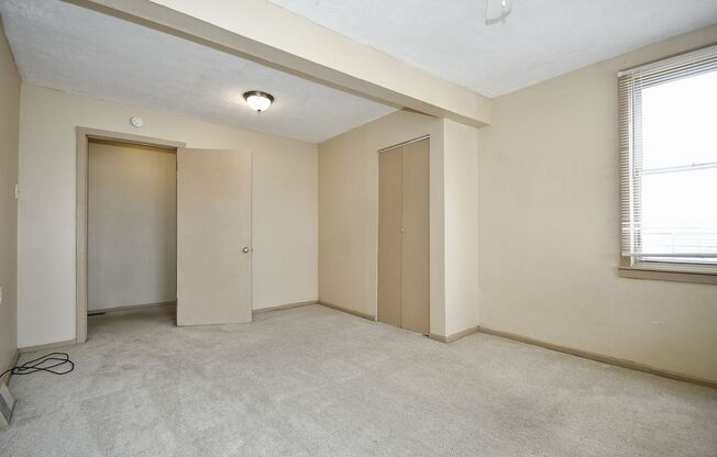 2 beds, 1 bath, $1,200, Unit Unit 1