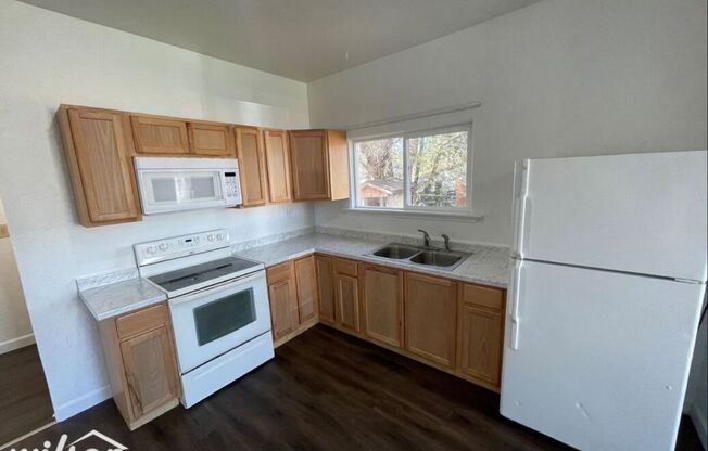 2 beds, 1 bath, $1,195