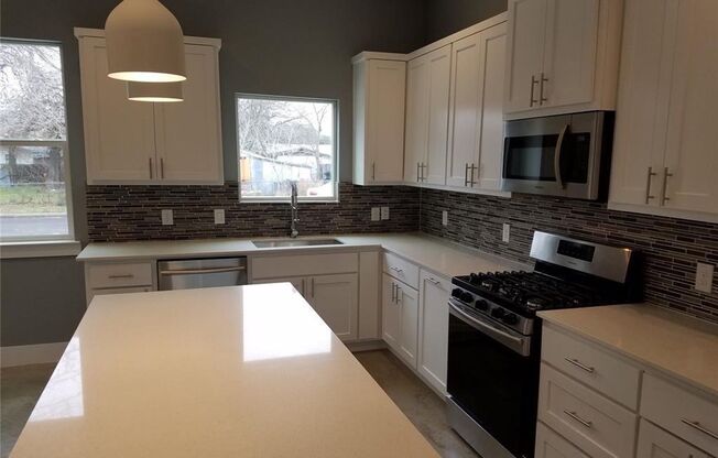 2 Bed 2.5 Bath Montopolis area
