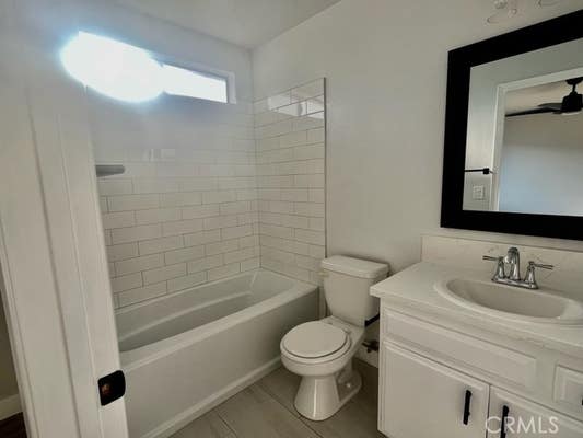 834 W 17 ST