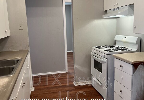 4293 LELAND COLLEGE DR