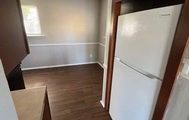 3 beds, 1 bath, $1,300