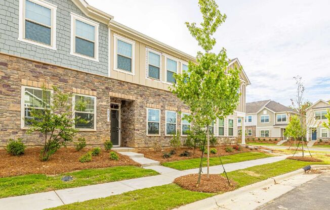 317 PLANTERS TRCE LN