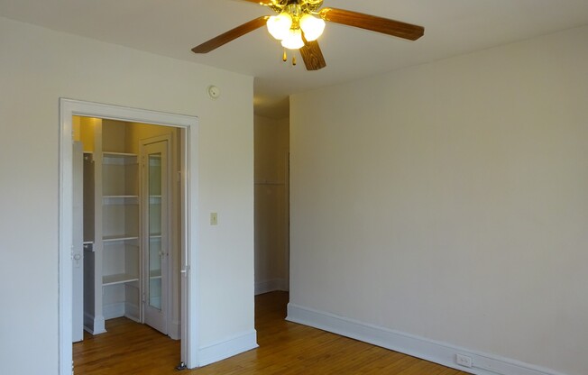 23  -  1525 LaSalle