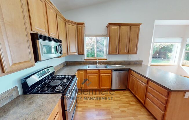 3 beds, 2 baths, $2,195