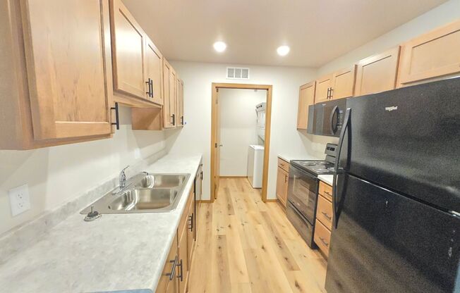 2 beds, 1 bath, 1,090 sqft, $1,230, Unit 3400 303