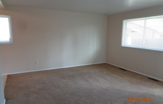 2 beds, 1 bath, 770 sqft, $1,095, Unit 513 Avenue E