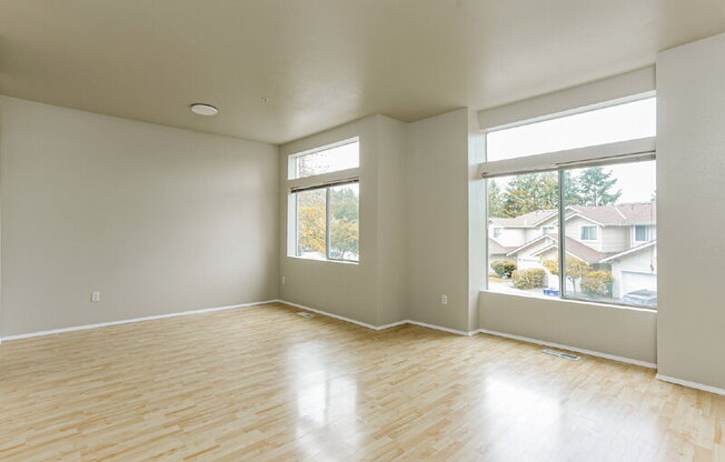 2101 NW PACIFIC ELM DR