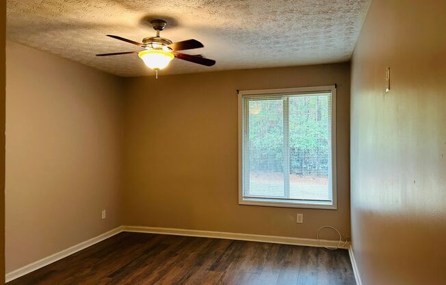 2 beds, 1 bath, 988 sqft, $1,295, Unit 140 Summerwood Dr Unit 140