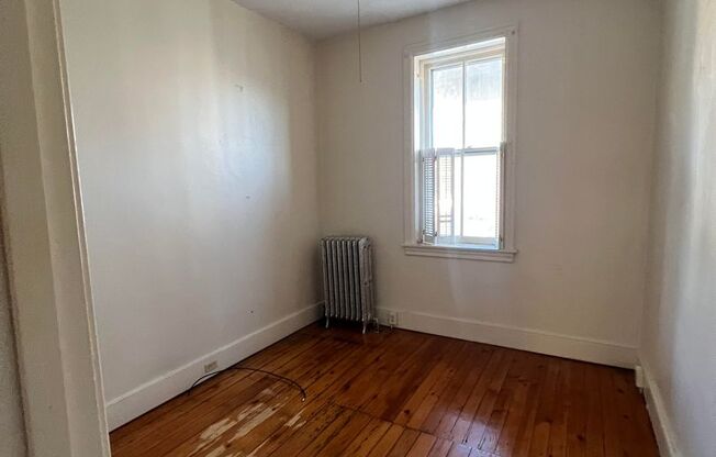 2 beds, 1.5 baths, $1,350, Unit Apt 1