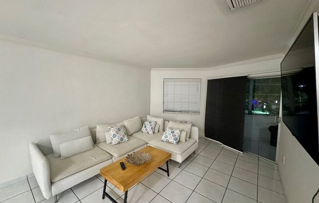 1601 NE 185th St Apt 202