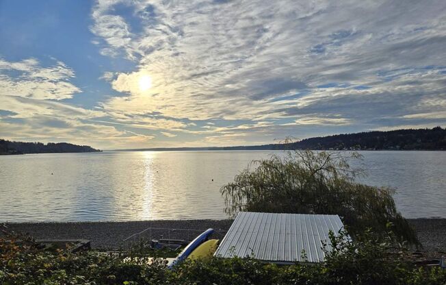 Henderson Bay Beachfront Home with Breathtaking Sunsets