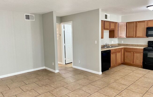 2 beds, 1 bath, $1,195