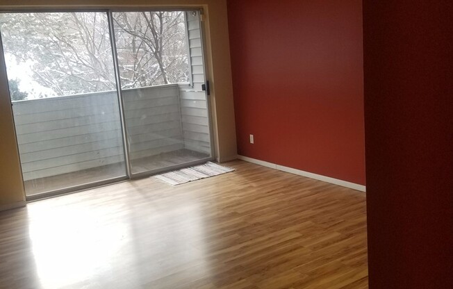 3 beds, 2 baths, $2,250, Unit APARTMENT #B 8