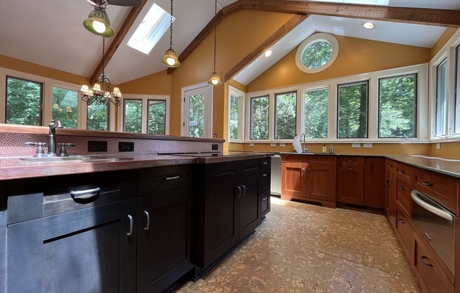 6348 SHARON HLS RD