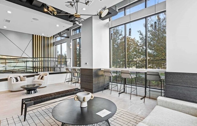 1 bed, 1 bath, 778 sqft, $3,595, Unit 606