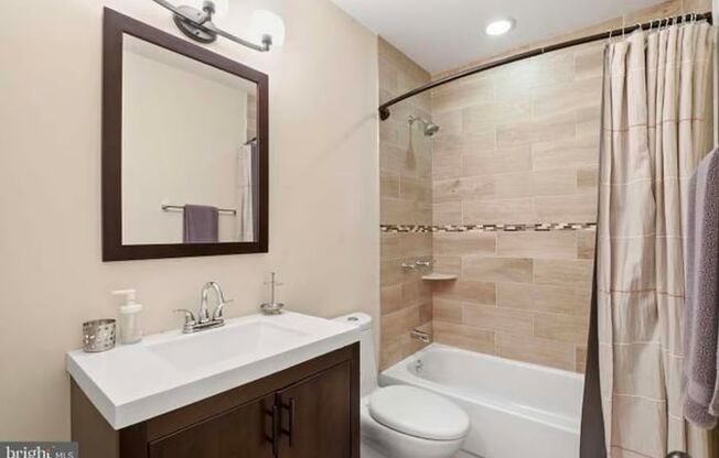 1 bed, 1 bath, 800 sqft, $2,095, Unit Unit B