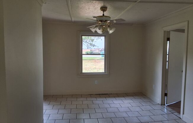 3 beds, 1 bath, $1,505