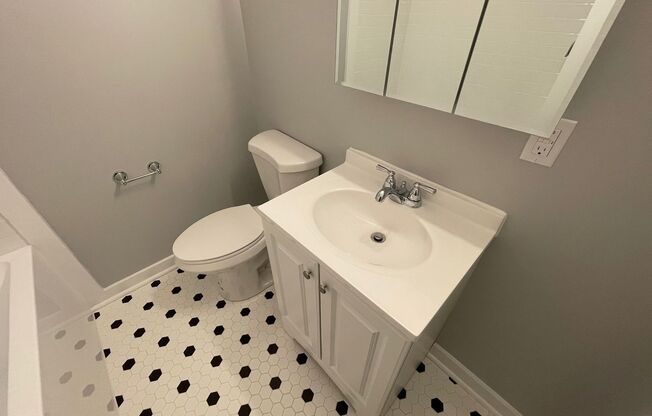 1 bed, 1 bath, 450 sqft, $1,549, Unit 5326 Fifth Ave. #15