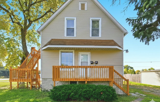 7635 W Foster Avenue