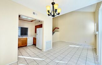 Beautiful 2Bd/2.5Ba Town House With A 2 Car Garage!