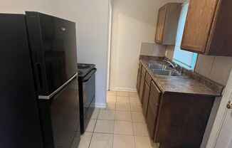 2 beds, 1 bath, $750, Unit # 1