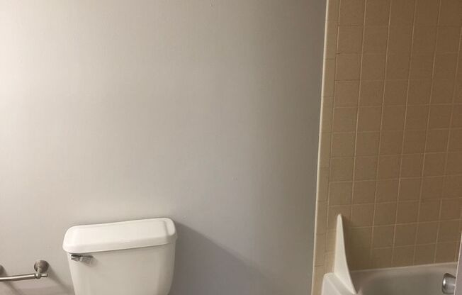 2 beds, 2 baths, 1,042 sqft, $1,249, Unit 5731B