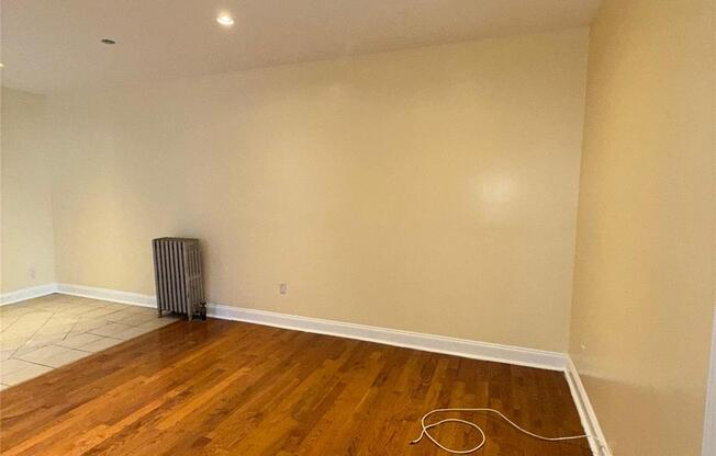 132 E 52 ST