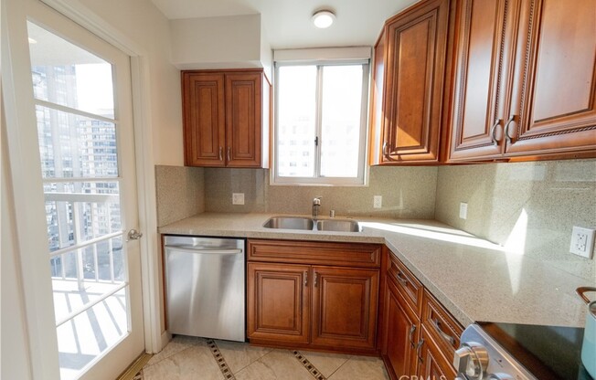 1 bed, 2 baths, 954 sqft, $3,695, Unit 1405