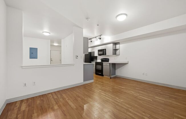 2 beds, 1 bath, 787 sqft, $2,658.33, Unit 603