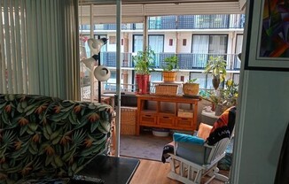 411 Kaiolu street apt 306