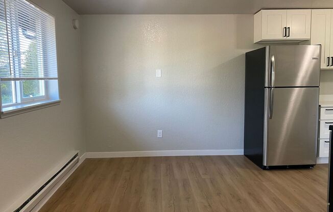 2 beds, 1 bath, 830 sqft, $1,225, Unit #B-3