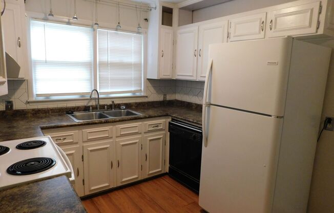 3 beds, 2 baths, $1,500