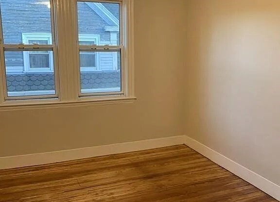 35 HEWINS ST