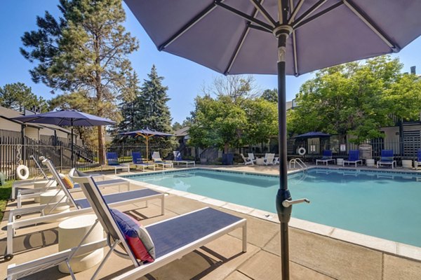 Shift Apartments in Aurora
