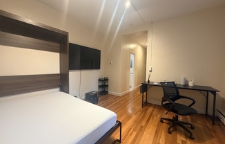 Studio, 1 bath, 350 sqft, $2,200, Unit 45