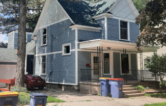 127 PADDOCK AVE SE