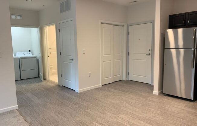 1 bed, 1 bath, 738 sqft, $1,175, Unit 229